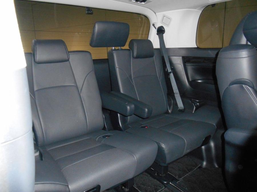 Alphard 2.5 Hybrid SRC Modellista - Image 6